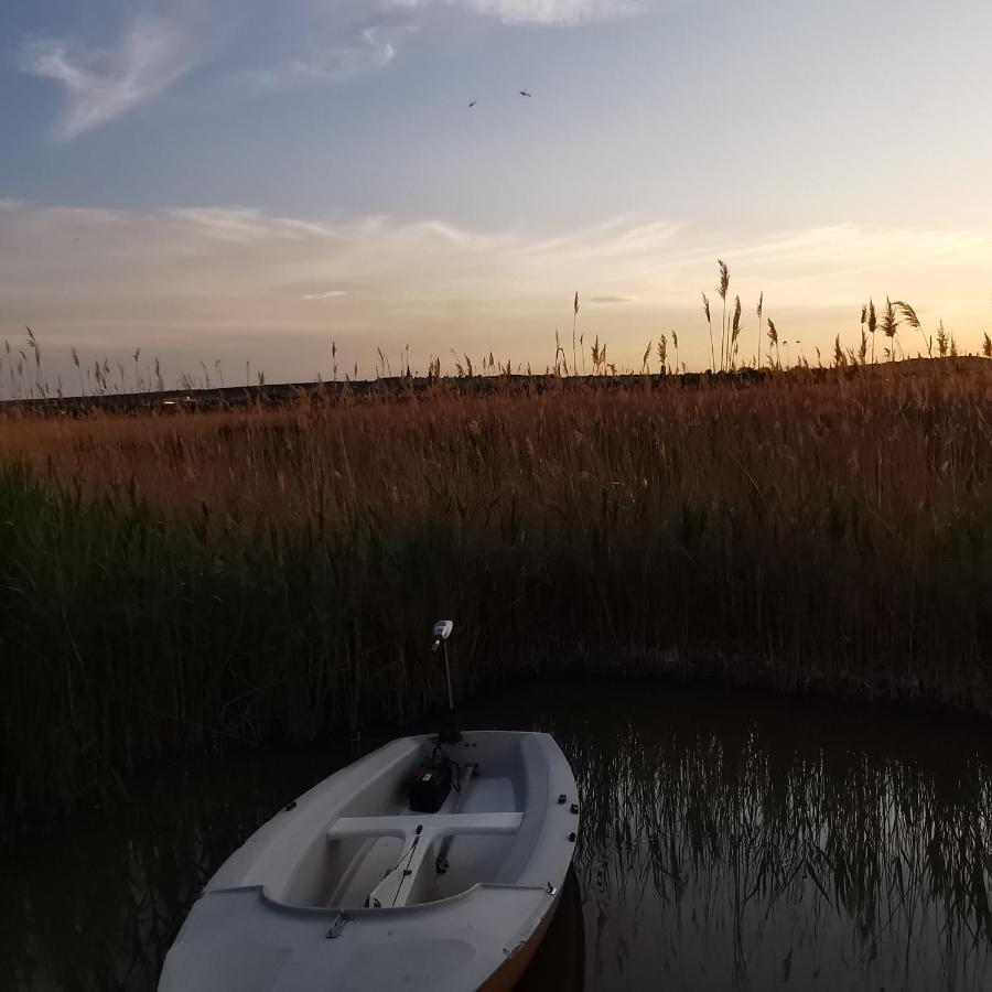 Pfahlbau Sunset I Toplage Elektroboot Inklusive รุสท์ ภายนอก รูปภาพ