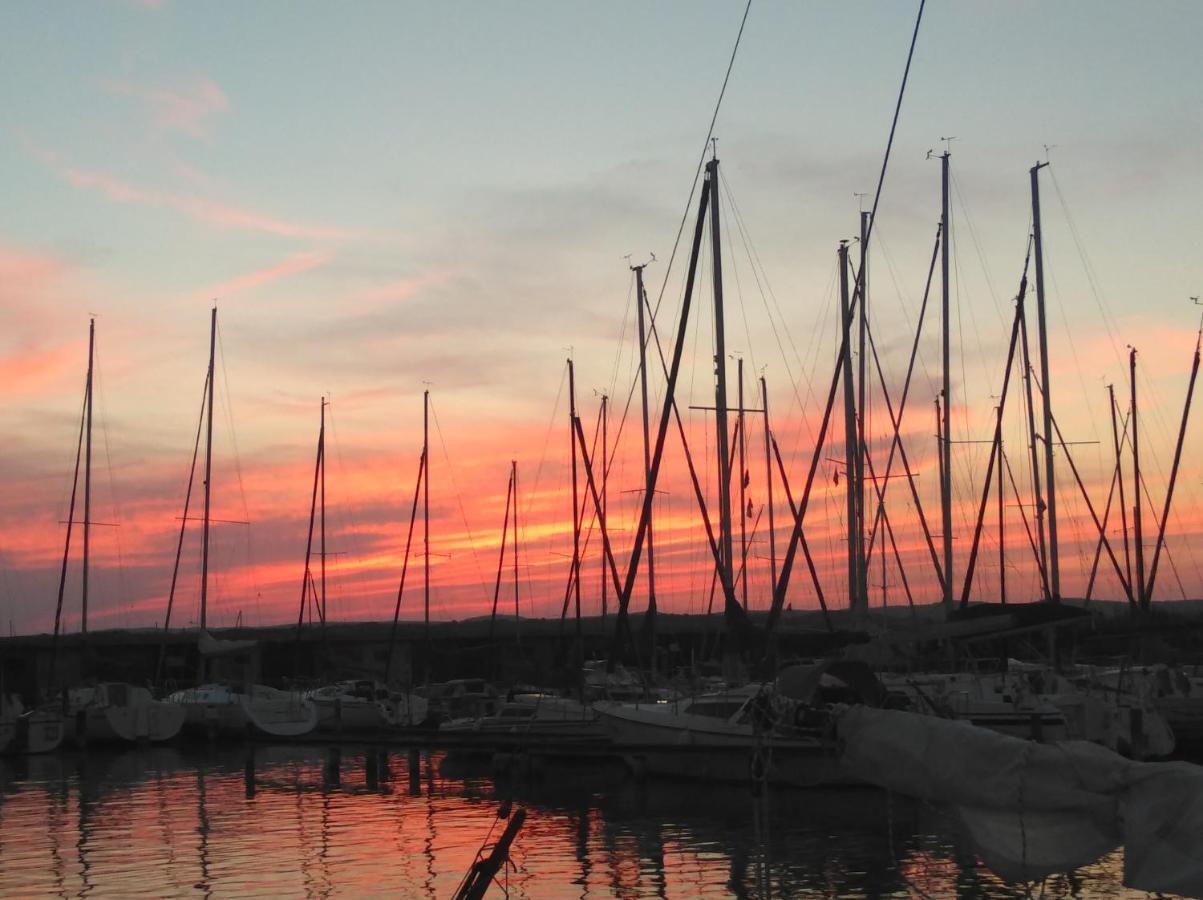 Pfahlbau Sunset I Toplage Elektroboot Inklusive รุสท์ ภายนอก รูปภาพ