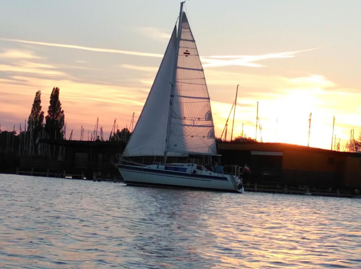 Pfahlbau Sunset I Toplage Elektroboot Inklusive รุสท์ ภายนอก รูปภาพ